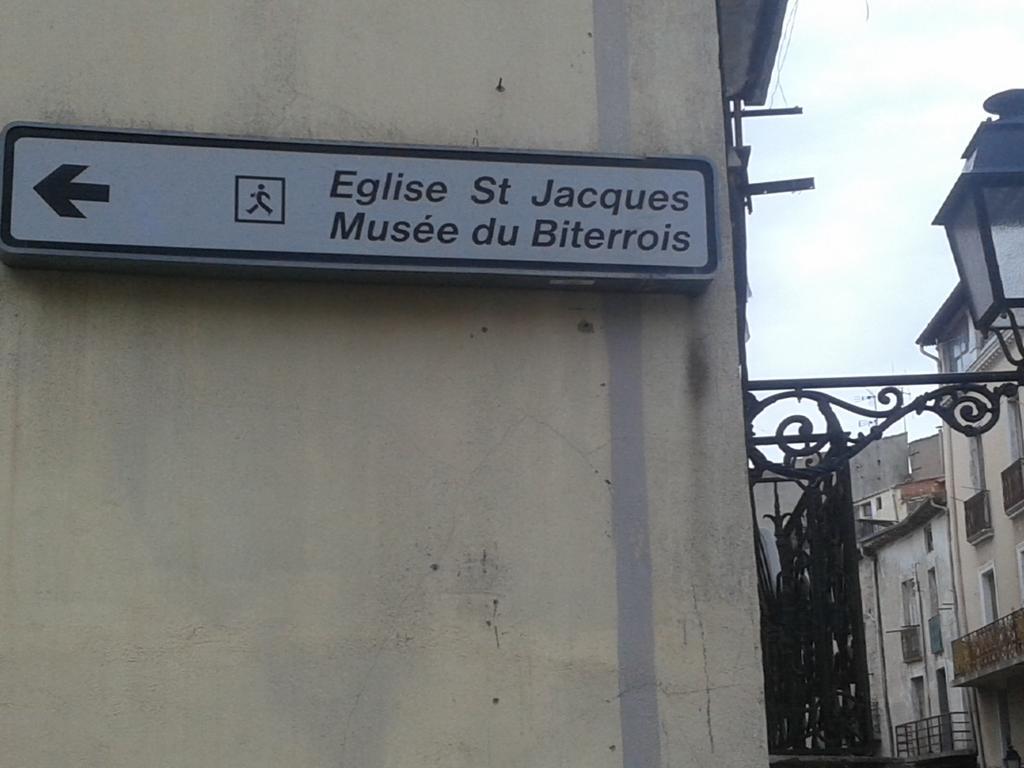 Venez Rever Beziers Centre Et Gare Il Y A Plus Cher Mais C Est Moins Bien Exterior photo