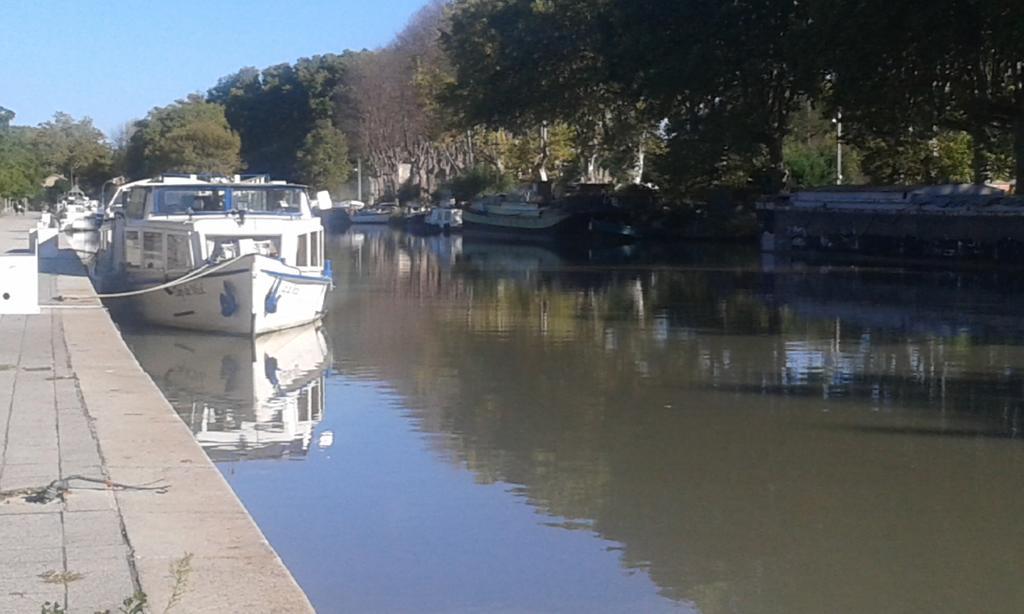 Venez Rever Beziers Centre Et Gare Il Y A Plus Cher Mais C Est Moins Bien Exterior photo